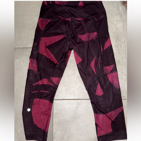 Lululemon Athletica All Sport Crop In Back
Spin Stroke Dashing Purple Black 6 - Picture 8 of 12